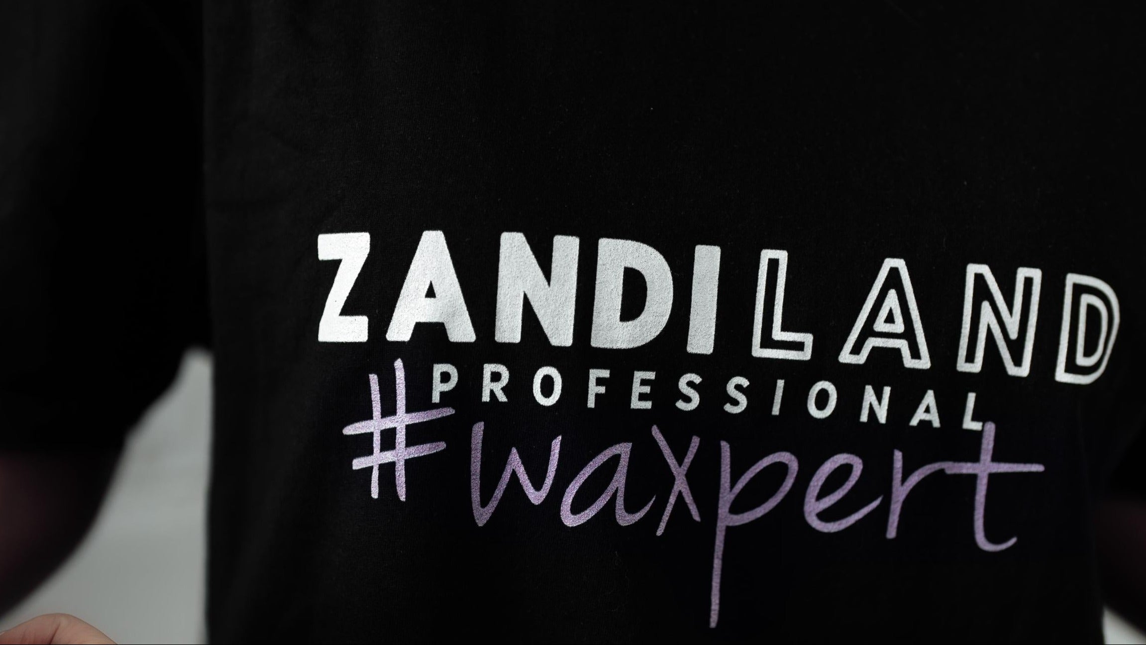 Zandi Land Professional #waxpert T-Shirt
